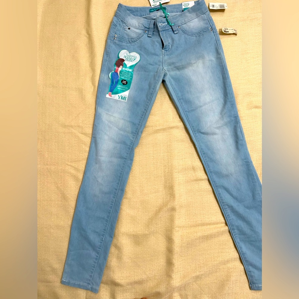 light blue jeans . Size 7 new